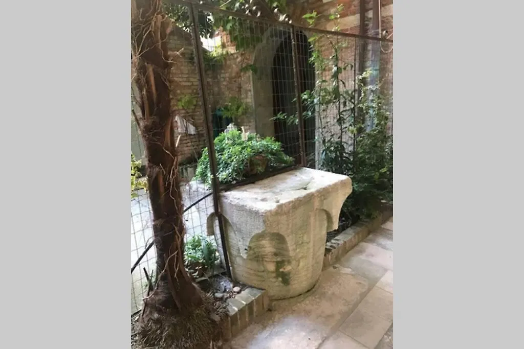 Appartamento Tipico Con Corte Privata Venice Apartment